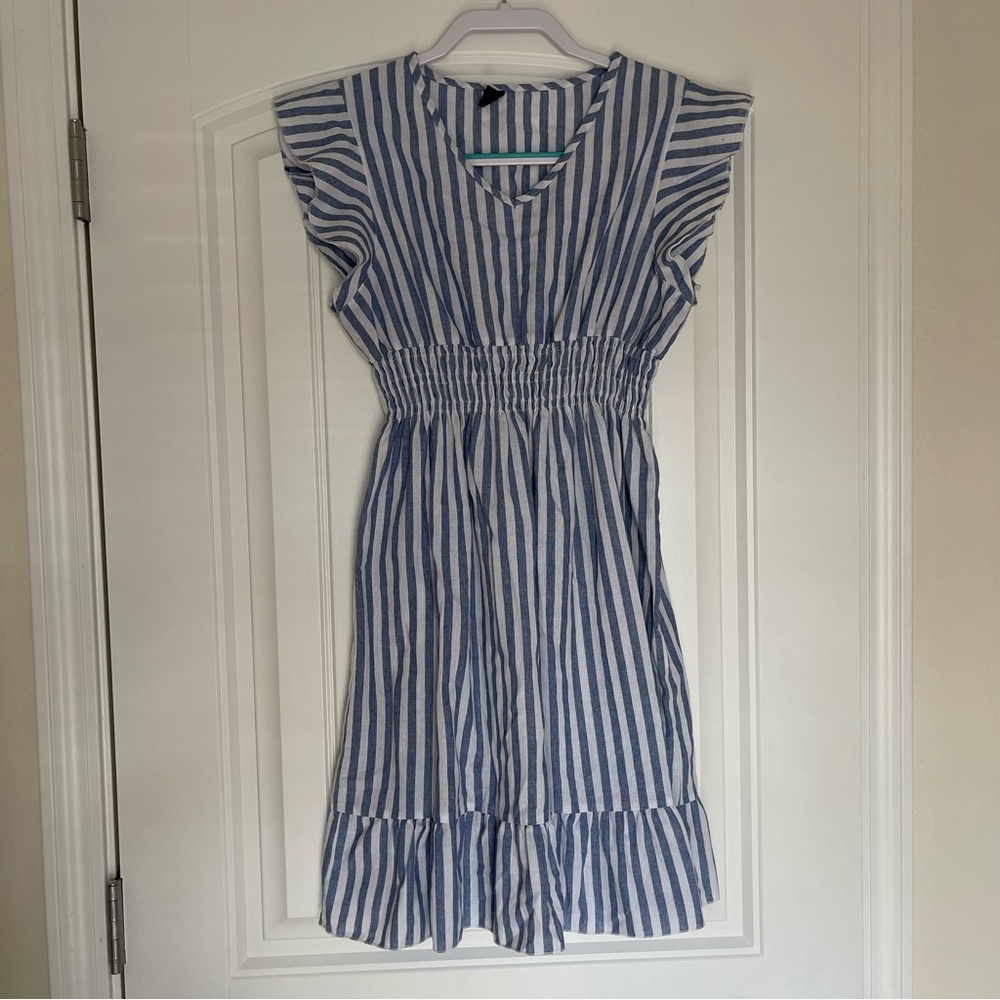 EUC SHEIN nautical style blue and white striped dress with ruffle hem sz M